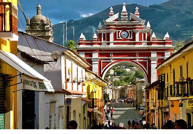 Ayacucho: Ein verborgener Schatz in den Anden Perus Ayacucho: Ein verborgener Schatz in den Anden Perus